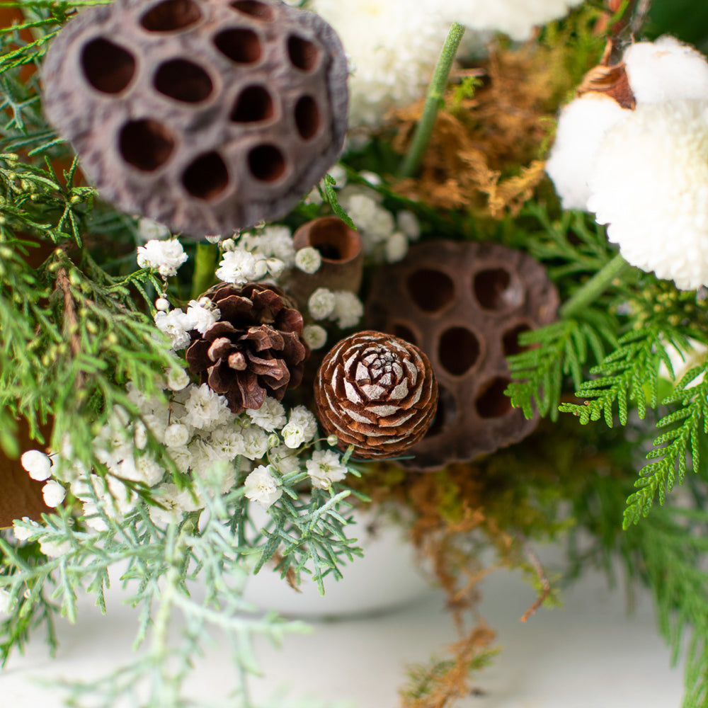 Snow White - Long Lasting Centrepiece