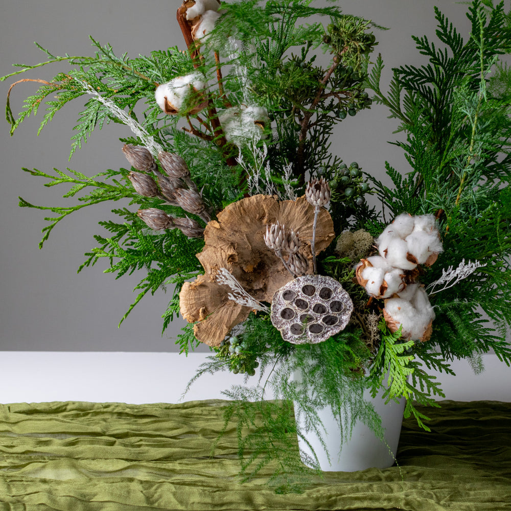 Noël - Long Lasting Arrangement (front-facing)