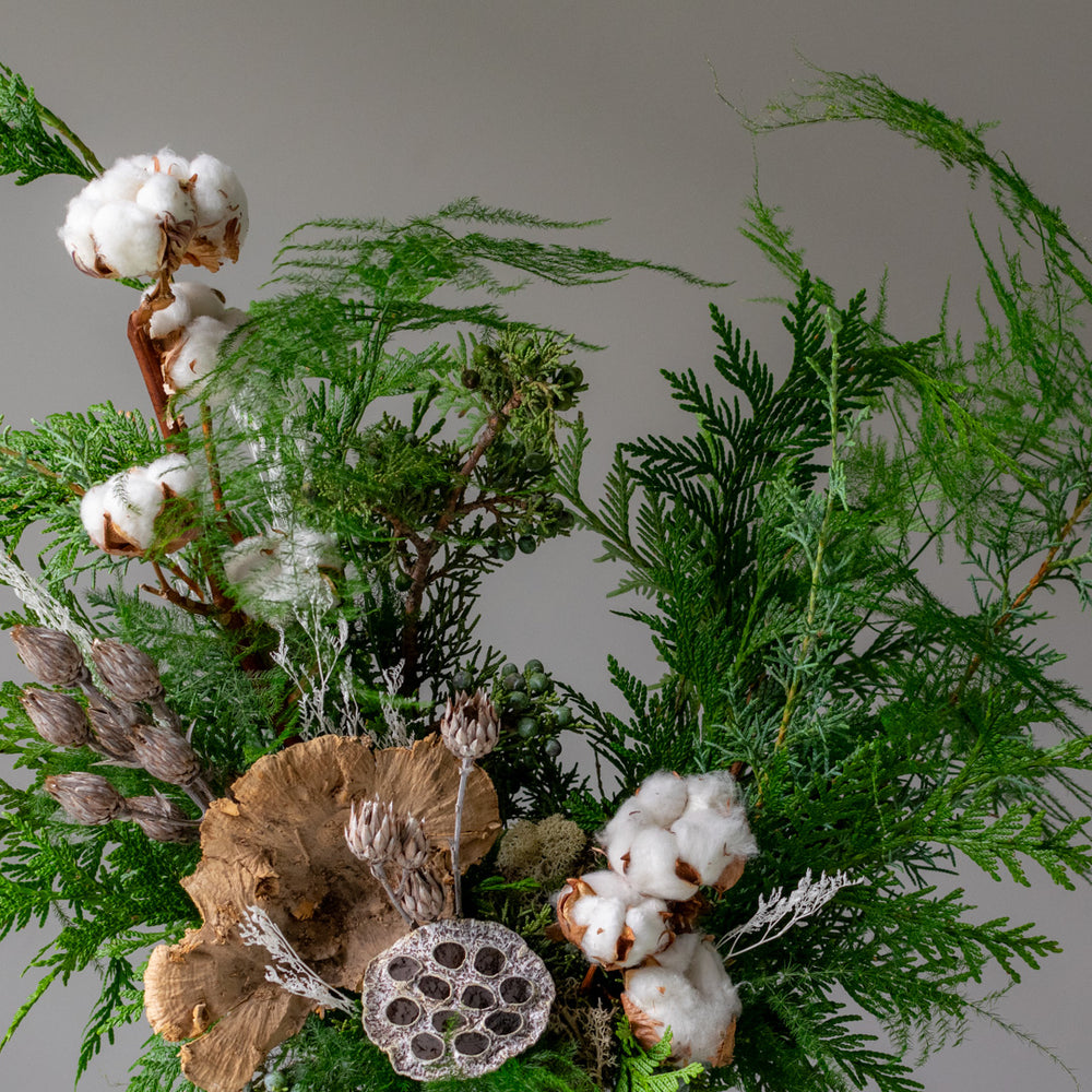 Noël - Long Lasting Arrangement (front-facing)