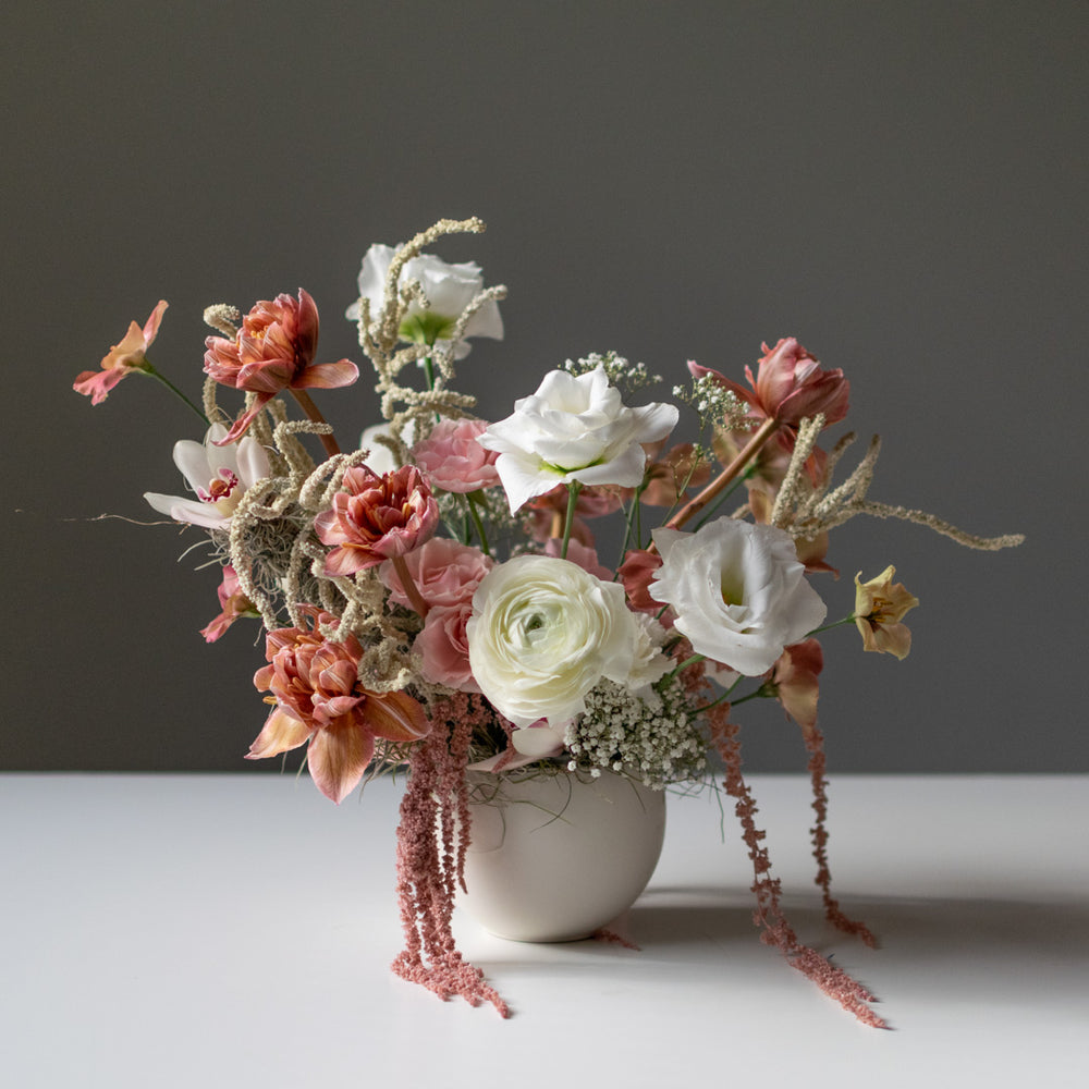 Standard ceramic arrangement with a muted neutral colour palette