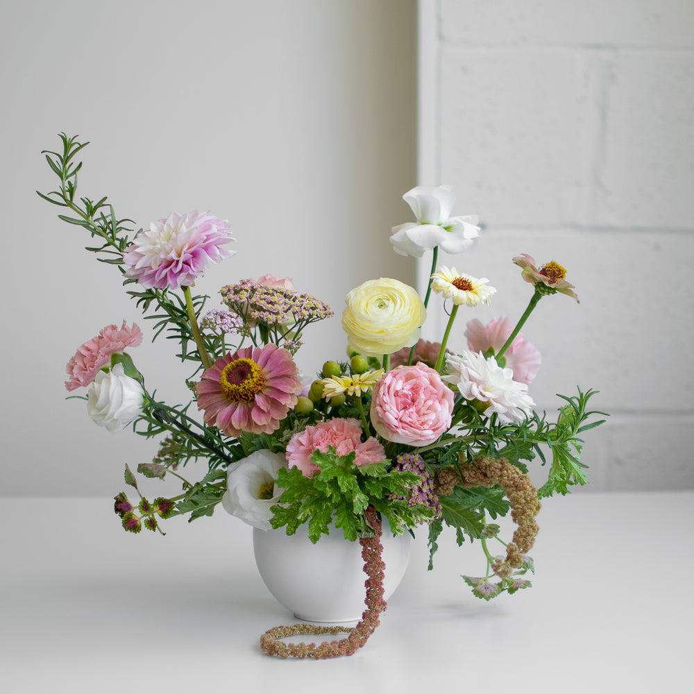 Standard ceramic arrangement with soft pastels colour palette